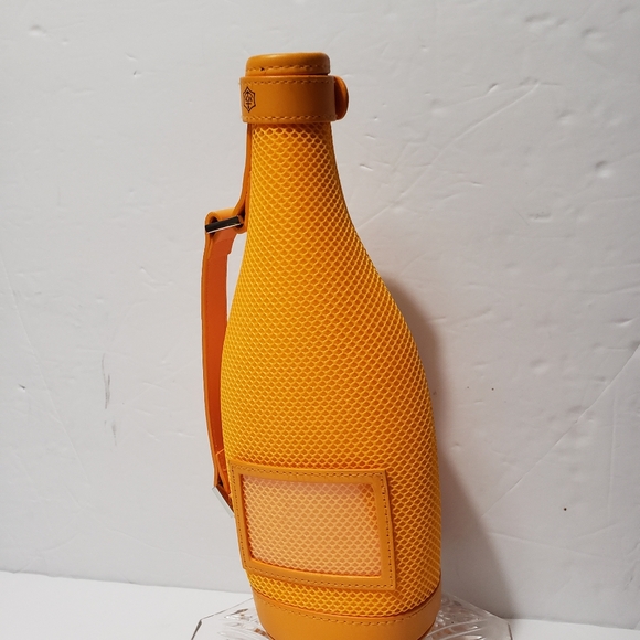 VEUVE CLICQUOT Champagne Brut Bottle Sleeve Carrying Case - Picture 1 of 7
